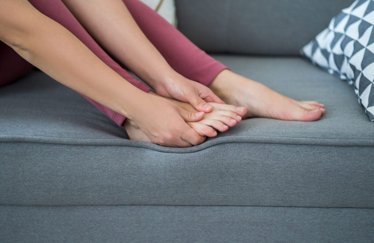 Başparmak Kireçlenmesi ve Tedavi Yöntemleri 2 Halluks rigidus sorunu olan bir ayak