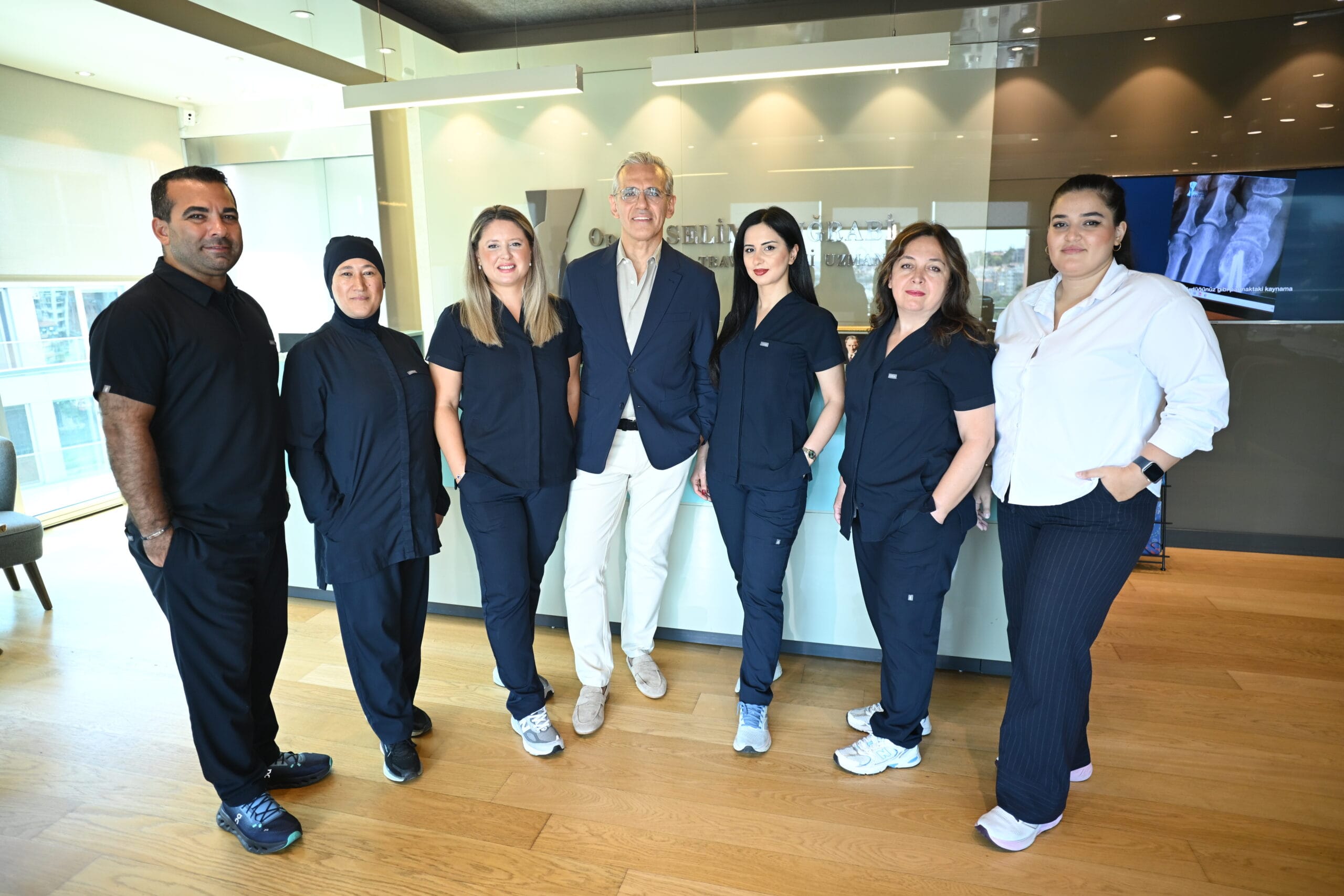 Anasayfa 25 Op.Dr .Selim Mugrabi Klinik Ekibi scaled